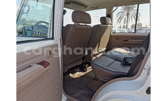 Sayi Imported Toyota Land Cruiser White Mota in Import - Dubai a Ashanti Sayi Imported Toyota Land Cruiser White Mota in Import - Dubai a Ashanti