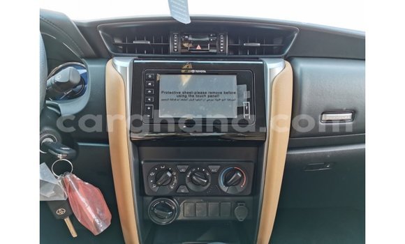 Ra Imported Toyota Fortuner funfun Ọkọ̀ in Import - Dubai ni Ashanti Ra Imported Toyota Fortuner funfun Ọkọ̀ in Import - Dubai ni Ashanti