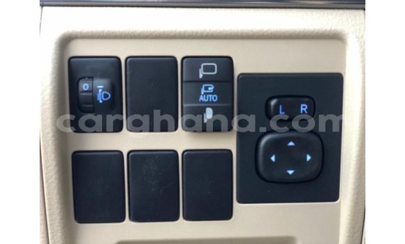 Buy Import Toyota Land Cruiser White Car in Import - Dubai in Ashanti Buy Import Toyota Land Cruiser White Car in Import - Dubai in Ashanti