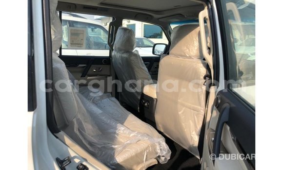 Sayi Imported Mitsubishi Pajero White Mota in Import - Dubai a Ashanti Sayi Imported Mitsubishi Pajero White Mota in Import - Dubai a Ashanti