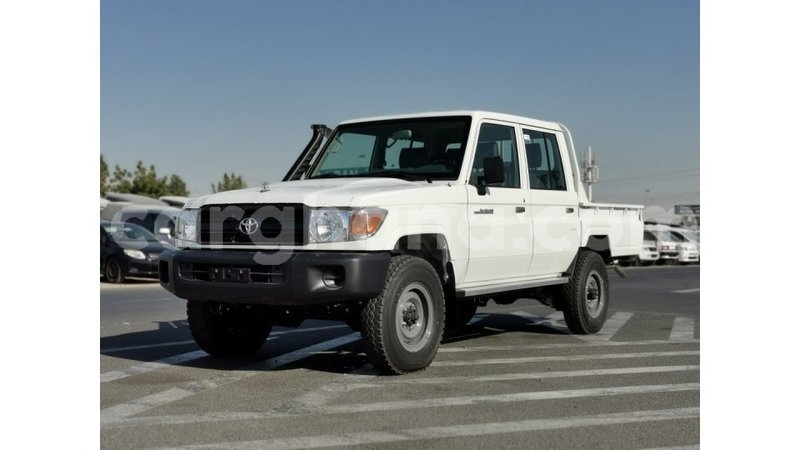 Big with watermark toyota land cruiser ashanti import dubai 16216