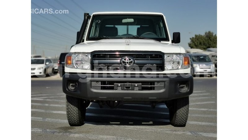 Big with watermark toyota land cruiser ashanti import dubai 16216