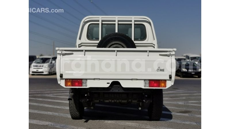 Big with watermark toyota land cruiser ashanti import dubai 16216