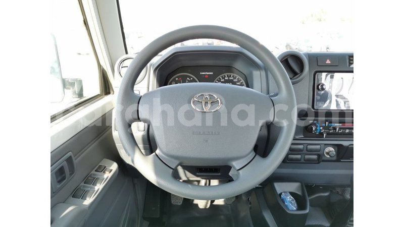 Big with watermark toyota land cruiser ashanti import dubai 16216