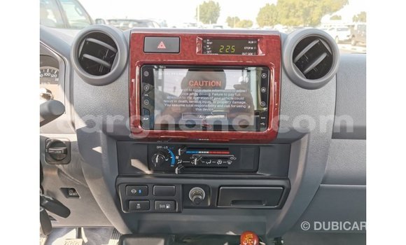 Buy Import Toyota Land Cruiser Beige Car in Import - Dubai in Ashanti Buy Import Toyota Land Cruiser Beige Car in Import - Dubai in Ashanti
