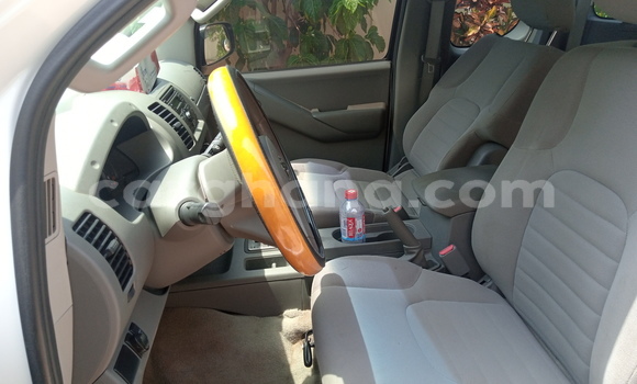 Buy Used Nissan Frontier White Car in Accra in Greater Accra