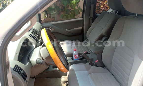 Buy Used Nissan Frontier White Car in Accra in Greater Accra Buy Used Nissan Frontier White Car in Accra in Greater Accra