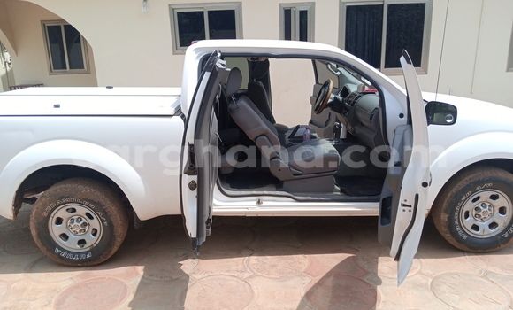 Buy Used Nissan Frontier White Car in Accra in Greater Accra Buy Used Nissan Frontier White Car in Accra in Greater Accra