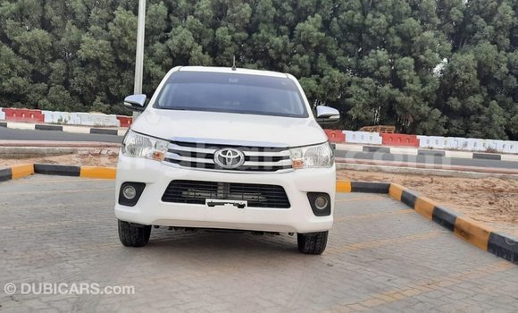 Ra Imported Toyota Hilux funfun Ọkọ̀ in Import - Dubai ni Ashanti Ra Imported Toyota Hilux funfun Ọkọ̀ in Import - Dubai ni Ashanti