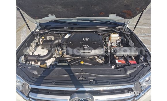 Ra Imported Toyota Land Cruiser funfun Ọkọ̀ in Import - Dubai ni Ashanti Ra Imported Toyota Land Cruiser funfun Ọkọ̀ in Import - Dubai ni Ashanti