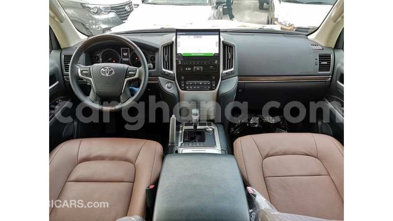 Big with watermark toyota land cruiser ashanti import dubai 16290