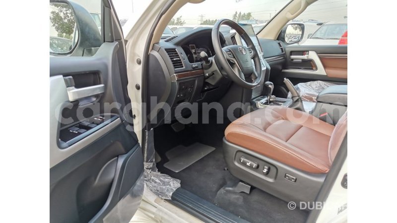 Big with watermark toyota land cruiser ashanti import dubai 16290