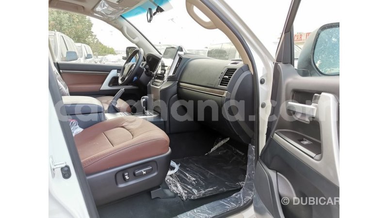 Big with watermark toyota land cruiser ashanti import dubai 16290