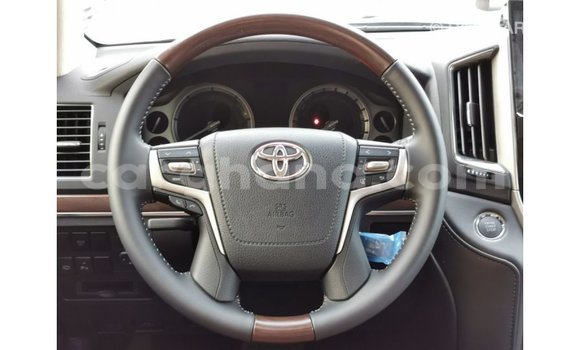 Ra Imported Toyota Land Cruiser funfun Ọkọ̀ in Import - Dubai ni Ashanti Ra Imported Toyota Land Cruiser funfun Ọkọ̀ in Import - Dubai ni Ashanti