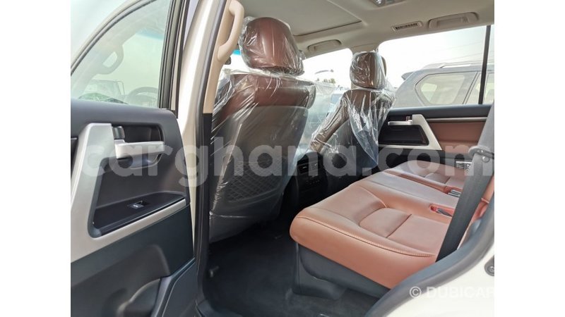 Big with watermark toyota land cruiser ashanti import dubai 16290