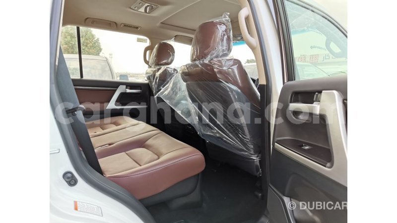 Big with watermark toyota land cruiser ashanti import dubai 16290