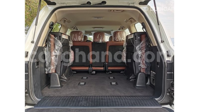 Big with watermark toyota land cruiser ashanti import dubai 16290