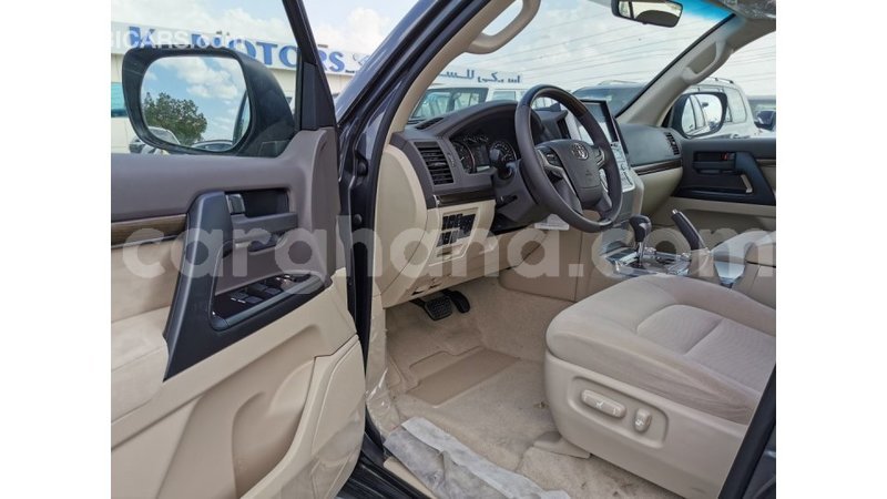 Big with watermark toyota land cruiser ashanti import dubai 16297