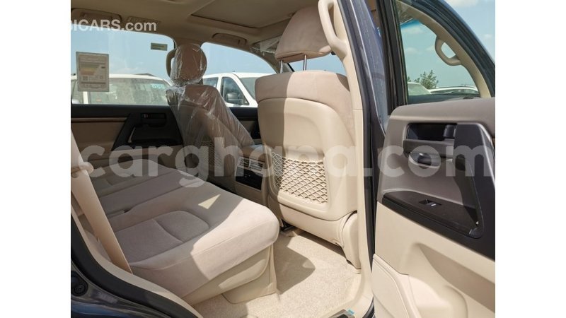 Big with watermark toyota land cruiser ashanti import dubai 16297