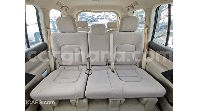 Big with watermark toyota land cruiser ashanti import dubai 16297