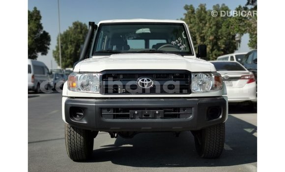 Ra Imported Toyota Land Cruiser funfun Ọkọ̀ in Import - Dubai ni Ashanti Ra Imported Toyota Land Cruiser funfun Ọkọ̀ in Import - Dubai ni Ashanti