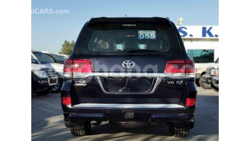 Big with watermark toyota land cruiser ashanti import dubai 16304