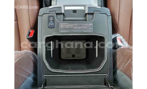 Buy Import Toyota Land Cruiser White Car in Import - Dubai in Ashanti Buy Import Toyota Land Cruiser White Car in Import - Dubai in Ashanti