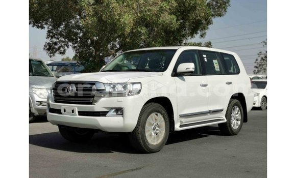 Buy Import Toyota Land Cruiser White Car in Import - Dubai in Ashanti Buy Import Toyota Land Cruiser White Car in Import - Dubai in Ashanti