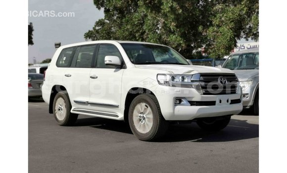 Buy Import Toyota Land Cruiser White Car in Import - Dubai in Ashanti Buy Import Toyota Land Cruiser White Car in Import - Dubai in Ashanti