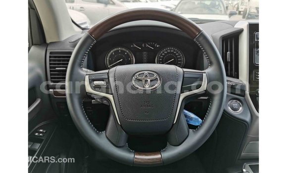 Buy Import Toyota Land Cruiser White Car in Import - Dubai in Ashanti Buy Import Toyota Land Cruiser White Car in Import - Dubai in Ashanti