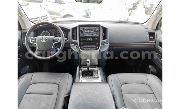 Buy Import Toyota Land Cruiser White Car in Import - Dubai in Ashanti Buy Import Toyota Land Cruiser White Car in Import - Dubai in Ashanti
