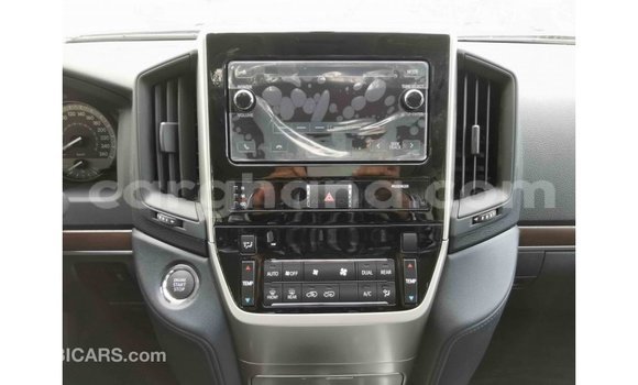 Buy Import Toyota Land Cruiser White Car in Import - Dubai in Ashanti Buy Import Toyota Land Cruiser White Car in Import - Dubai in Ashanti