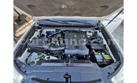 Sayi Imported Toyota Prado White Mota in Import - Dubai a Ashanti Sayi Imported Toyota Prado White Mota in Import - Dubai a Ashanti