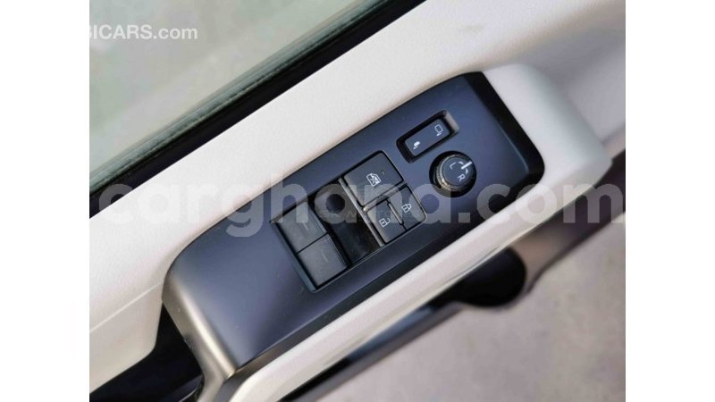 Big with watermark toyota hiace ashanti import dubai 16327