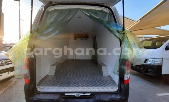 Ra Imported Nissan Urvan funfun Ọkọ̀ in Import - Dubai ni Ashanti Ra Imported Nissan Urvan funfun Ọkọ̀ in Import - Dubai ni Ashanti