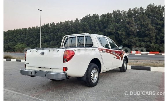 Ra Imported Mitsubishi L200 funfun Ọkọ̀ in Import - Dubai ni Ashanti Ra Imported Mitsubishi L200 funfun Ọkọ̀ in Import - Dubai ni Ashanti