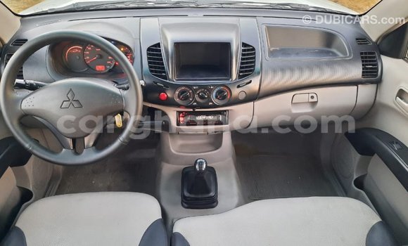 Ra Imported Mitsubishi L200 funfun Ọkọ̀ in Import - Dubai ni Ashanti Ra Imported Mitsubishi L200 funfun Ọkọ̀ in Import - Dubai ni Ashanti