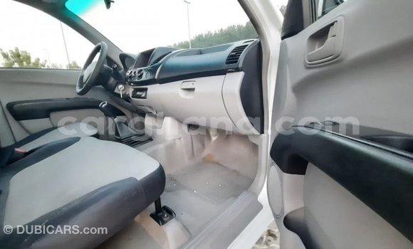 Ra Imported Mitsubishi L200 funfun Ọkọ̀ in Import - Dubai ni Ashanti Ra Imported Mitsubishi L200 funfun Ọkọ̀ in Import - Dubai ni Ashanti