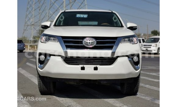 Sayi Imported Toyota Fortuner White Mota in Import - Dubai a Ashanti Sayi Imported Toyota Fortuner White Mota in Import - Dubai a Ashanti