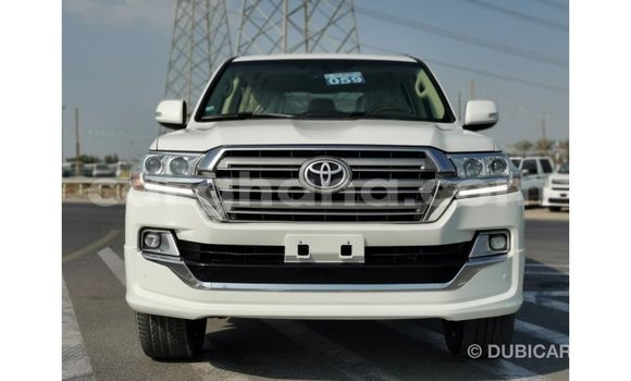 Buy Import Toyota Land Cruiser White Car in Import - Dubai in Ashanti Buy Import Toyota Land Cruiser White Car in Import - Dubai in Ashanti