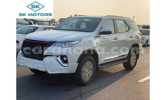 Ra Imported Toyota Fortuner funfun Ọkọ̀ in Import - Dubai ni Ashanti Ra Imported Toyota Fortuner funfun Ọkọ̀ in Import - Dubai ni Ashanti