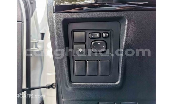 Sayi Imported Toyota Prado White Mota in Import - Dubai a Ashanti Sayi Imported Toyota Prado White Mota in Import - Dubai a Ashanti