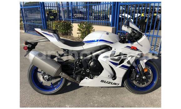 Buy Used Suzuki Gsx R White Bike In Abura In Central Carghana