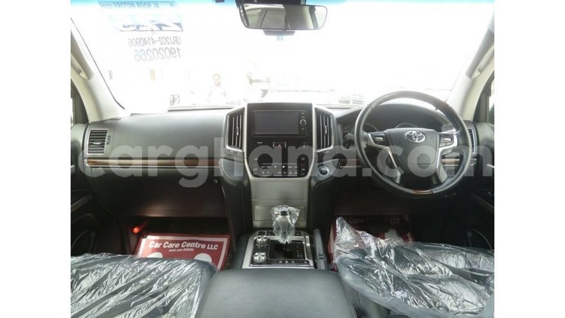 Big with watermark toyota land cruiser ashanti import dubai 16439