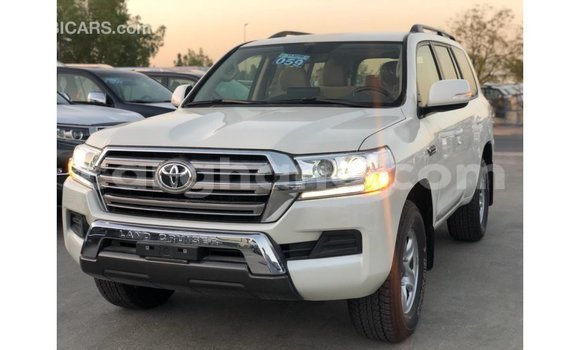 Ra Imported Toyota Land Cruiser funfun Ọkọ̀ in Import - Dubai ni Ashanti Ra Imported Toyota Land Cruiser funfun Ọkọ̀ in Import - Dubai ni Ashanti