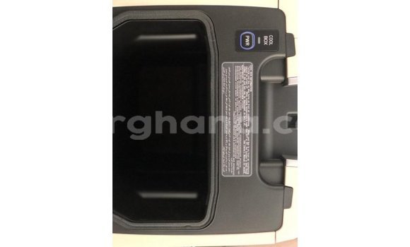 Ra Imported Toyota Land Cruiser funfun Ọkọ̀ in Import - Dubai ni Ashanti Ra Imported Toyota Land Cruiser funfun Ọkọ̀ in Import - Dubai ni Ashanti