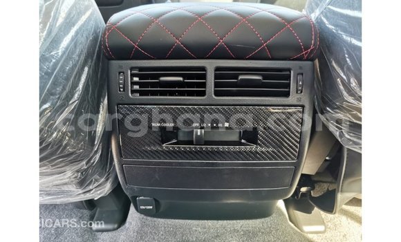 Sayi Imported Toyota Land Cruiser White Mota in Import - Dubai a Ashanti Sayi Imported Toyota Land Cruiser White Mota in Import - Dubai a Ashanti