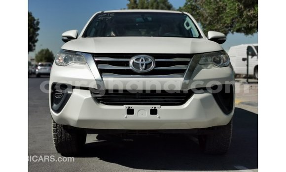 Ra Imported Toyota Fortuner funfun Ọkọ̀ in Import - Dubai ni Ashanti Ra Imported Toyota Fortuner funfun Ọkọ̀ in Import - Dubai ni Ashanti