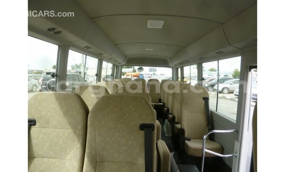 Ra Imported Toyota Coaster funfun Ọkọ̀ in Import - Dubai ni Ashanti Ra Imported Toyota Coaster funfun Ọkọ̀ in Import - Dubai ni Ashanti