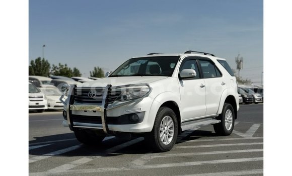 Buy Import Toyota Fortuner White Car in Import - Dubai in Ashanti Buy Import Toyota Fortuner White Car in Import - Dubai in Ashanti